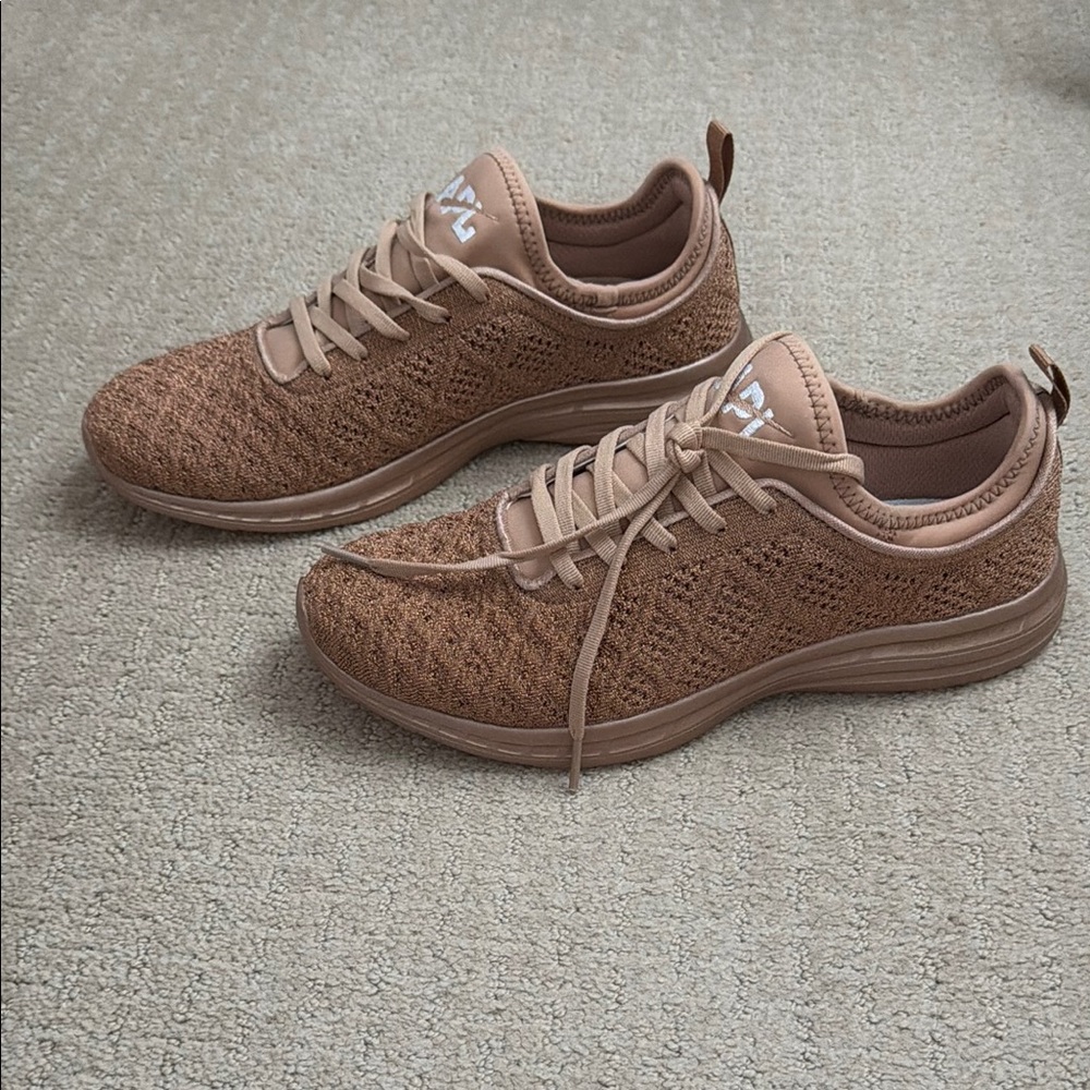 Metallic APL Sneakers techloom phantom 10